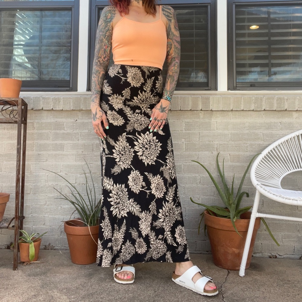 Novella Royale High Waist Skirt Size S